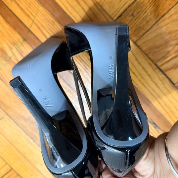 Zara Glossy Black Heels - Picture 6 of 6